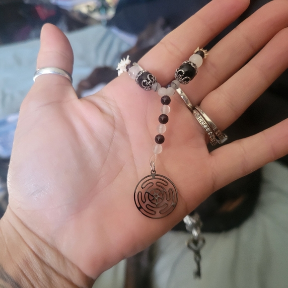 Hekate prayer beads. Made with real rattlesnake vertebrae,  genuine gemstones - Picture 3 of 7